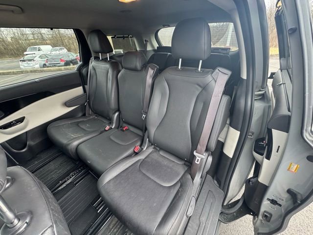 Used 2022 Kia Carnival SX image 11