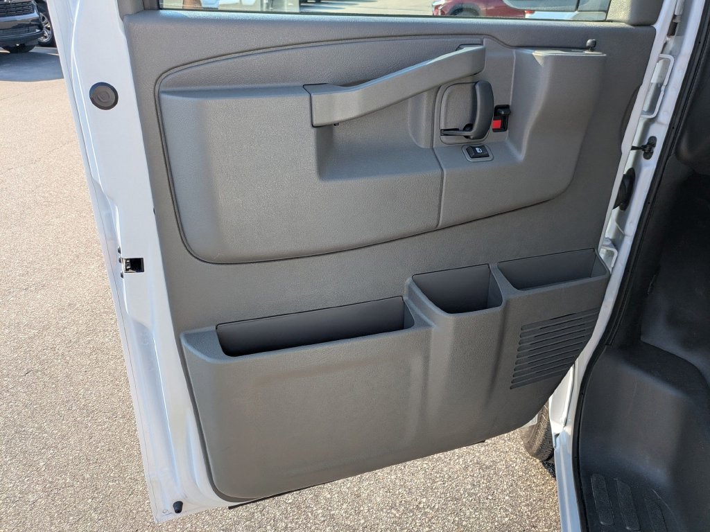New 2026 Chevrolet Express 2500 RWD image 9