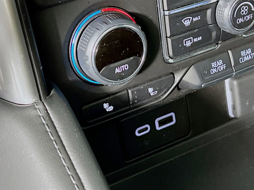 Used 2024 Chevrolet Suburban LT w/ LT Signature Package image 19