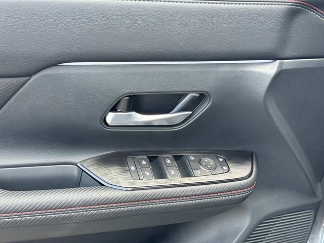 New 2025 Nissan Kicks SR image 20