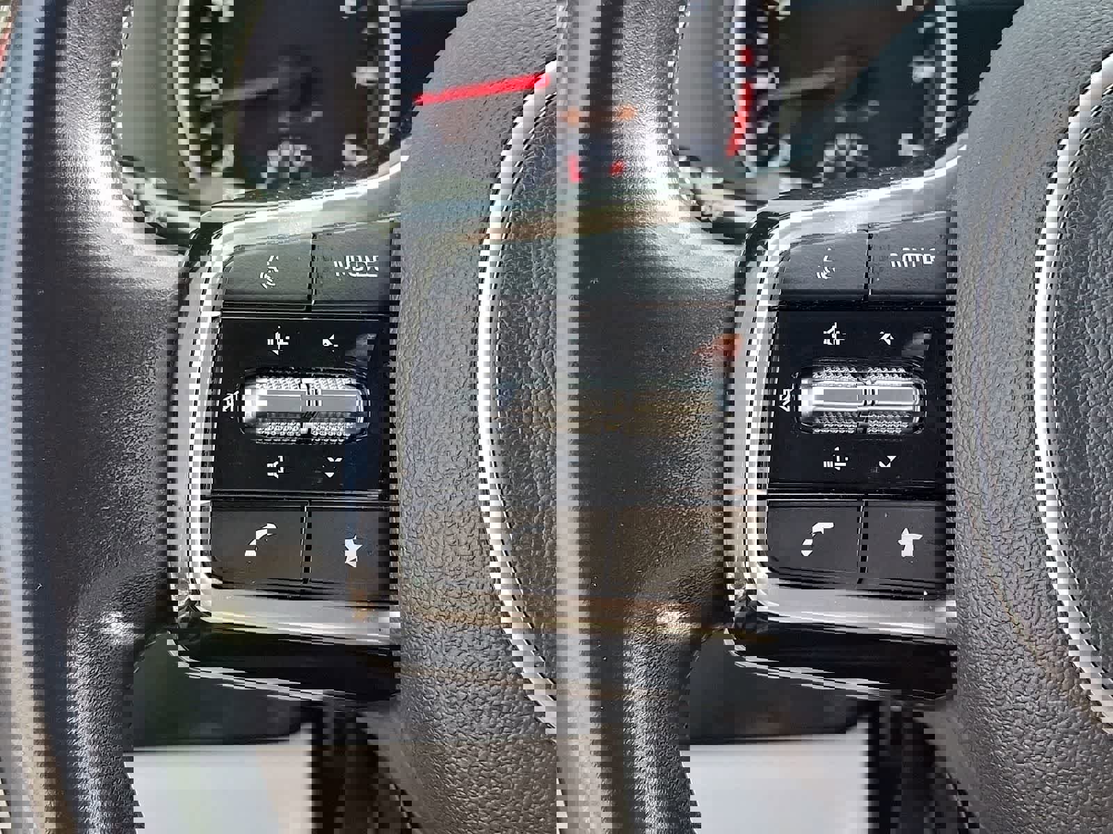 Used 2022 Kia Carnival LX image 22