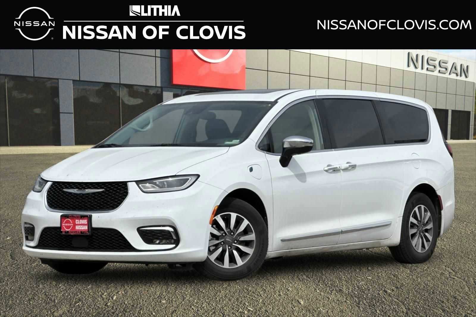 Used 2023 Chrysler Pacifica Limited image 1