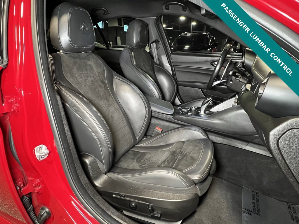 Used 2018 Alfa Romeo Giulia Quadrifoglio image 4