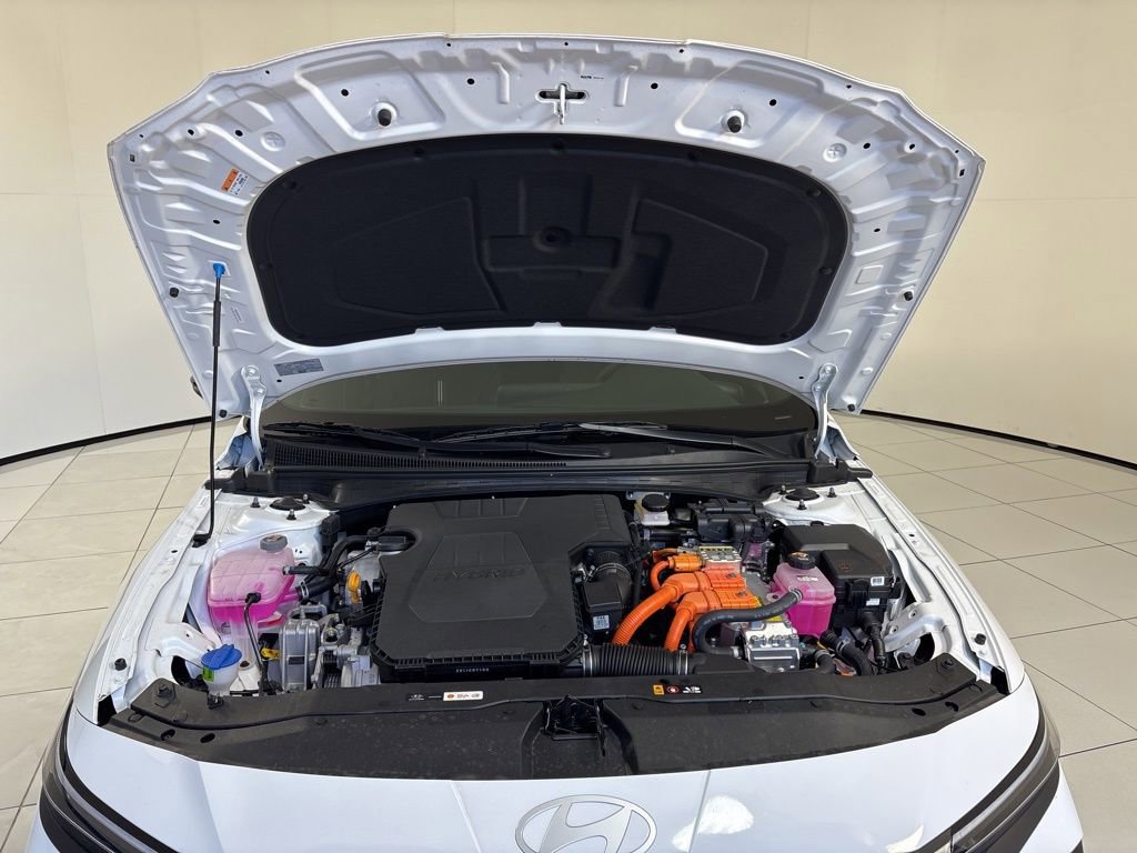 Used 2025 Hyundai Elantra SEL FWD image 11