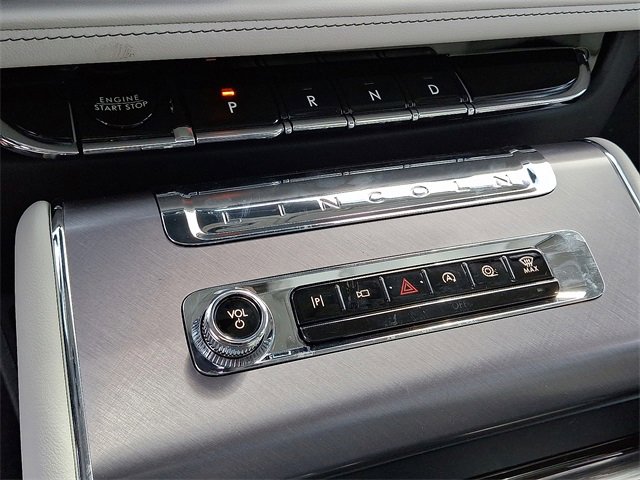 New 2025 Lincoln Aviator AWD w/ Jet Appearance Package image 7