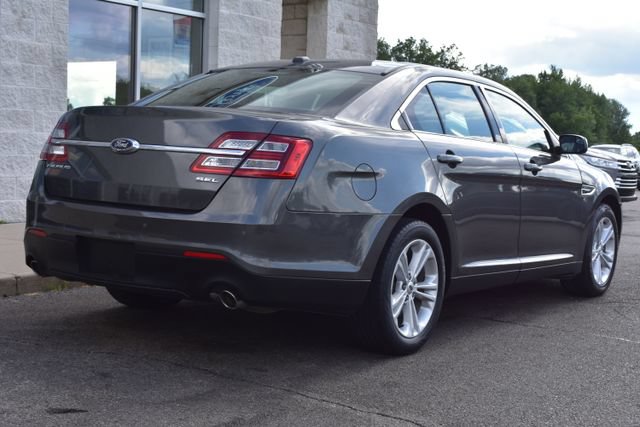 Used 2017 Ford Taurus SEL FWD image 15