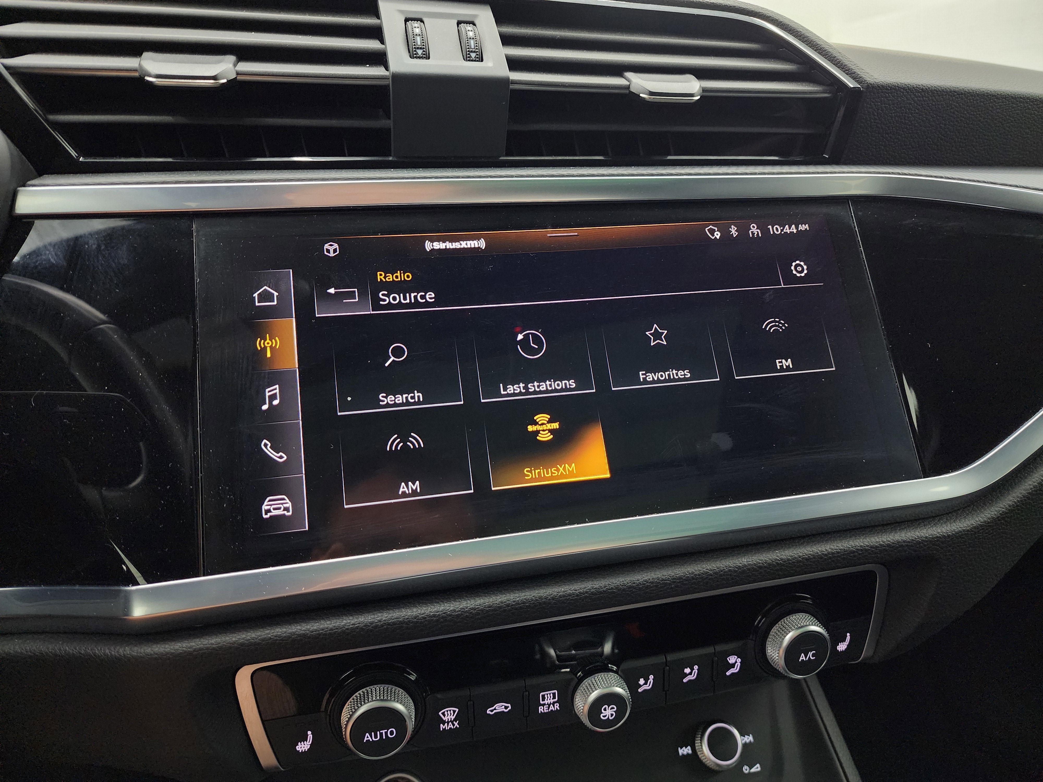 Used 2023 Audi Q3 2.0T Premium image 11