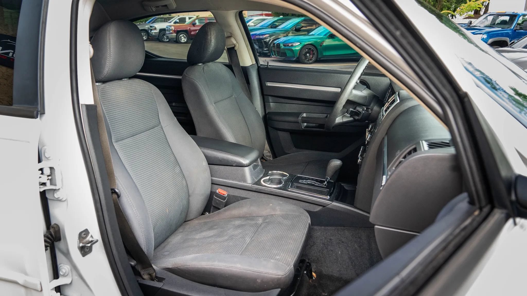 Used 2010 Dodge Charger SXT RWD image 15