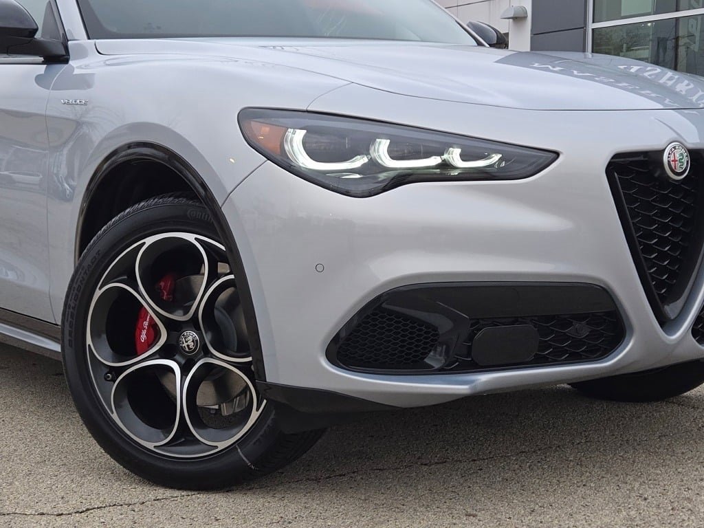 New 2025 Alfa Romeo Stelvio Sprint w/ Veloce Package image 3