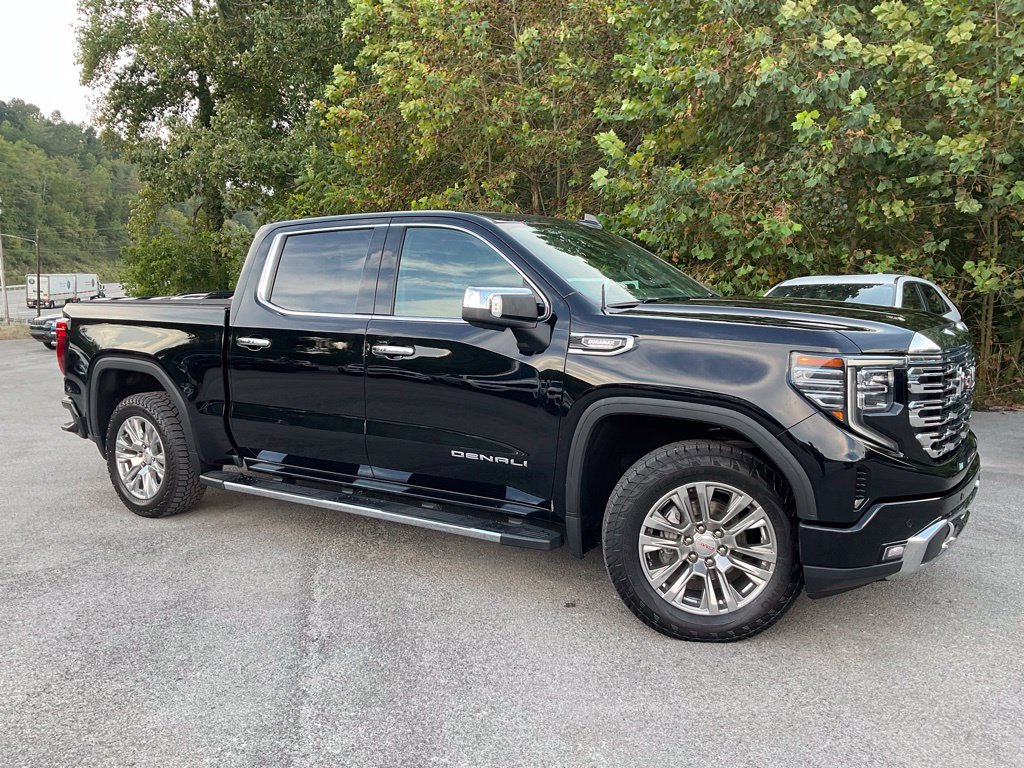 Used 2022 GMC Sierra 1500 Denali AWD/4WD image 1