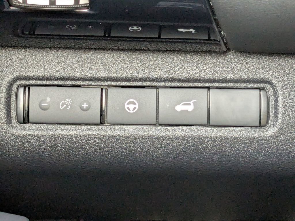 New 2025 Nissan Pathfinder SV image 27