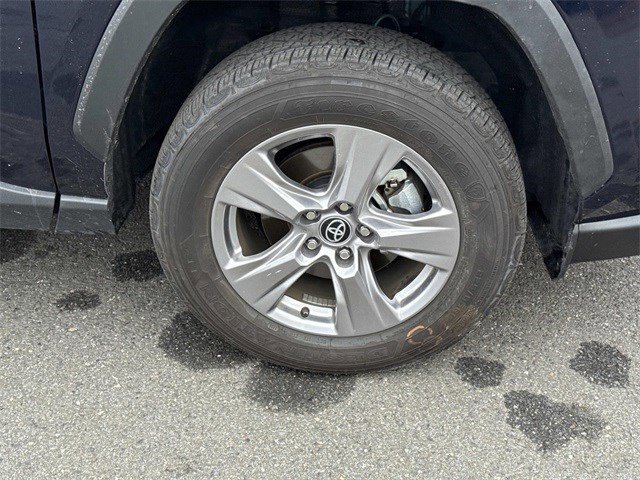 Used 2025 Toyota RAV4 XLE image 7