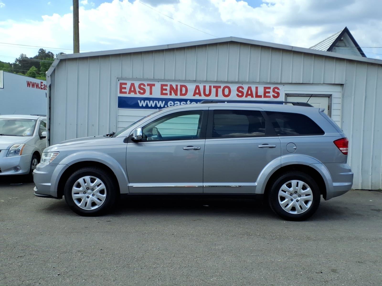 Used 2017 Dodge Journey SE FWD image 2