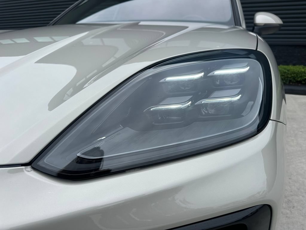 Certified 2025 Porsche Cayenne E-Hybrid AWD/4WD image 13