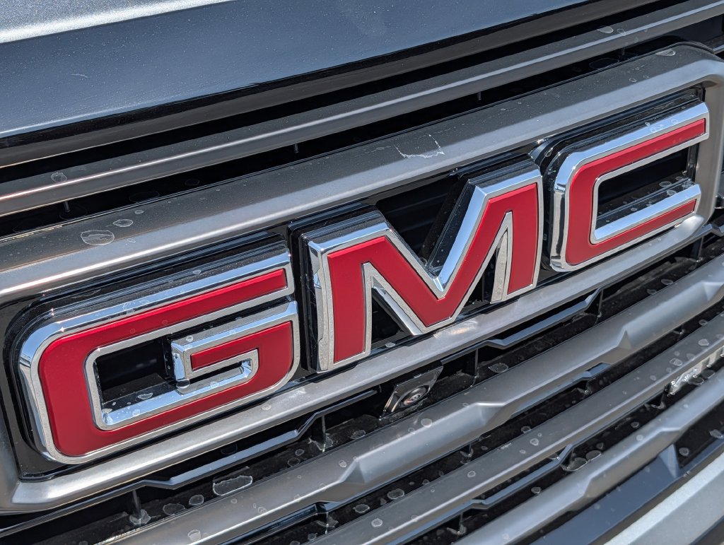 New 2026 GMC Yukon AT4 Ultimate w/ LPO, Floor Liner Package AWD/4WD image 36