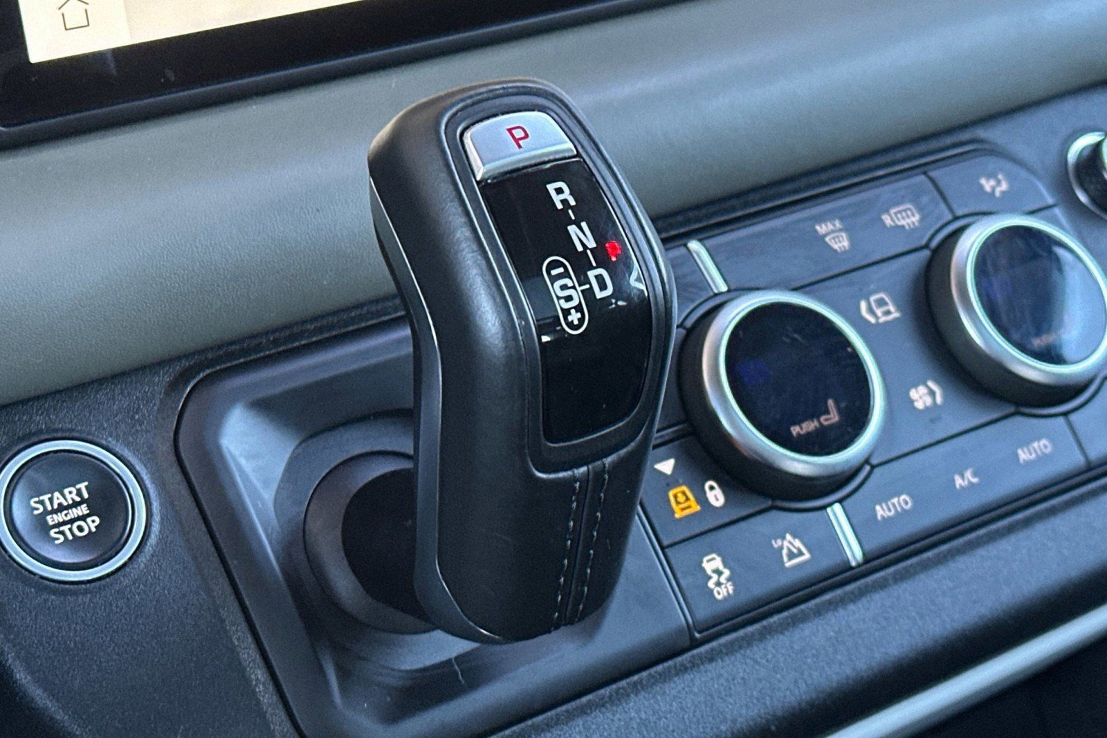 Used 2020 Land Rover Defender 110 HSE image 17