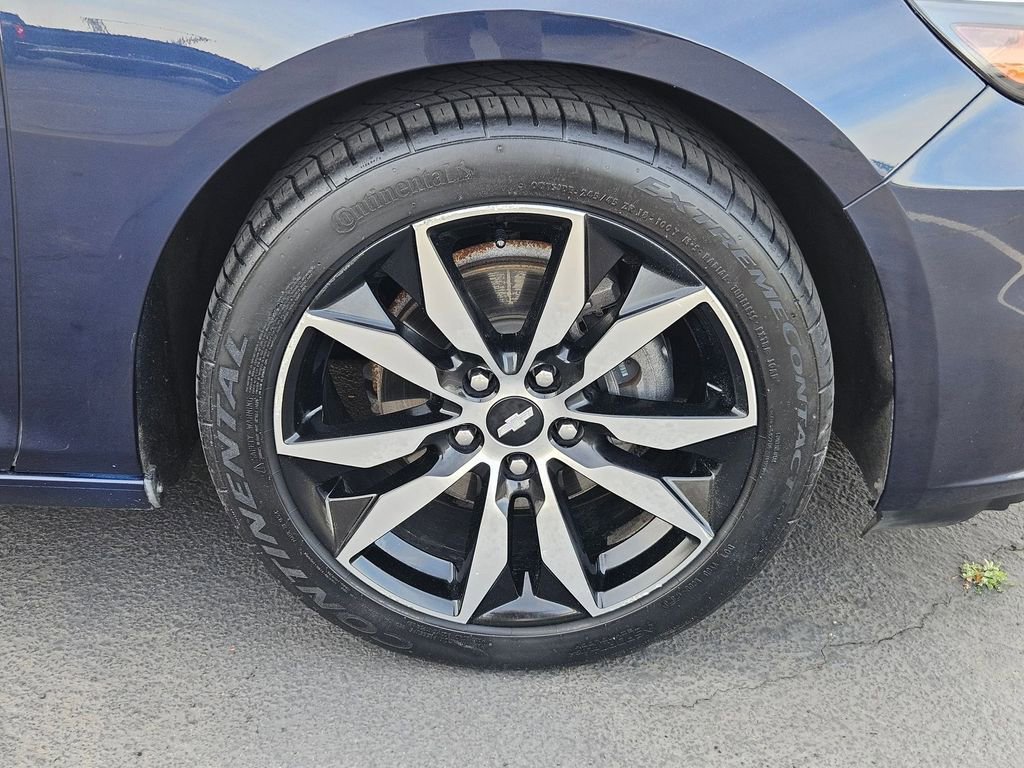 Used 2017 Chevrolet Malibu LT w/ True North Edition FWD image 31