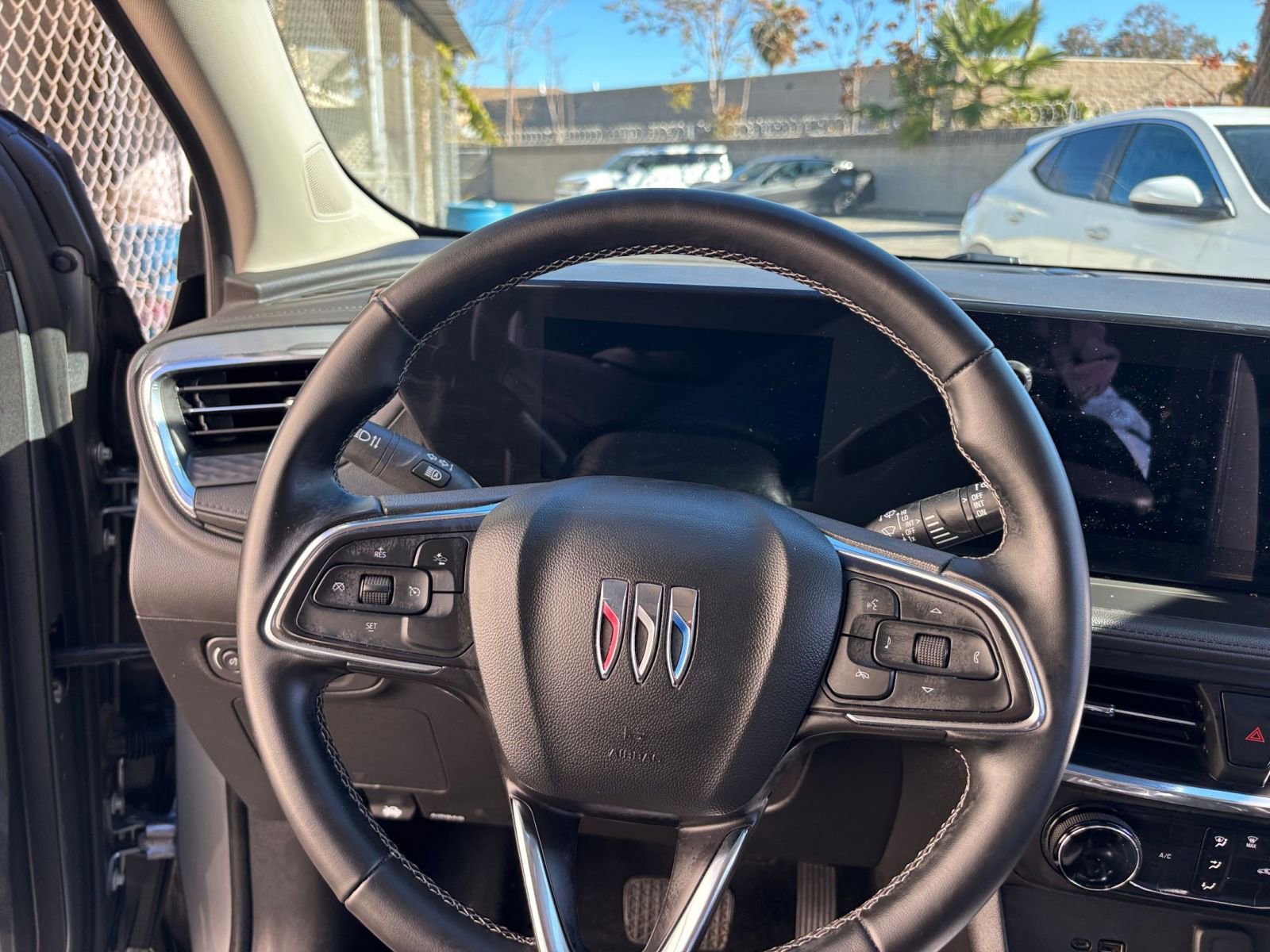 Used 2025 Buick Encore GX Preferred image 34