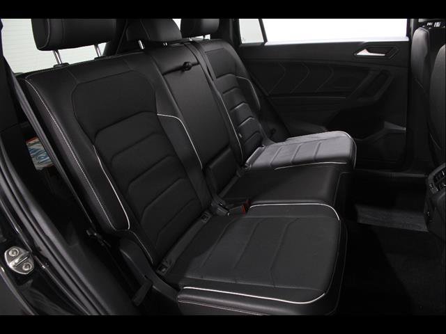 Used 2022 Volkswagen Tiguan SEL R-Line AWD/4WD image 18