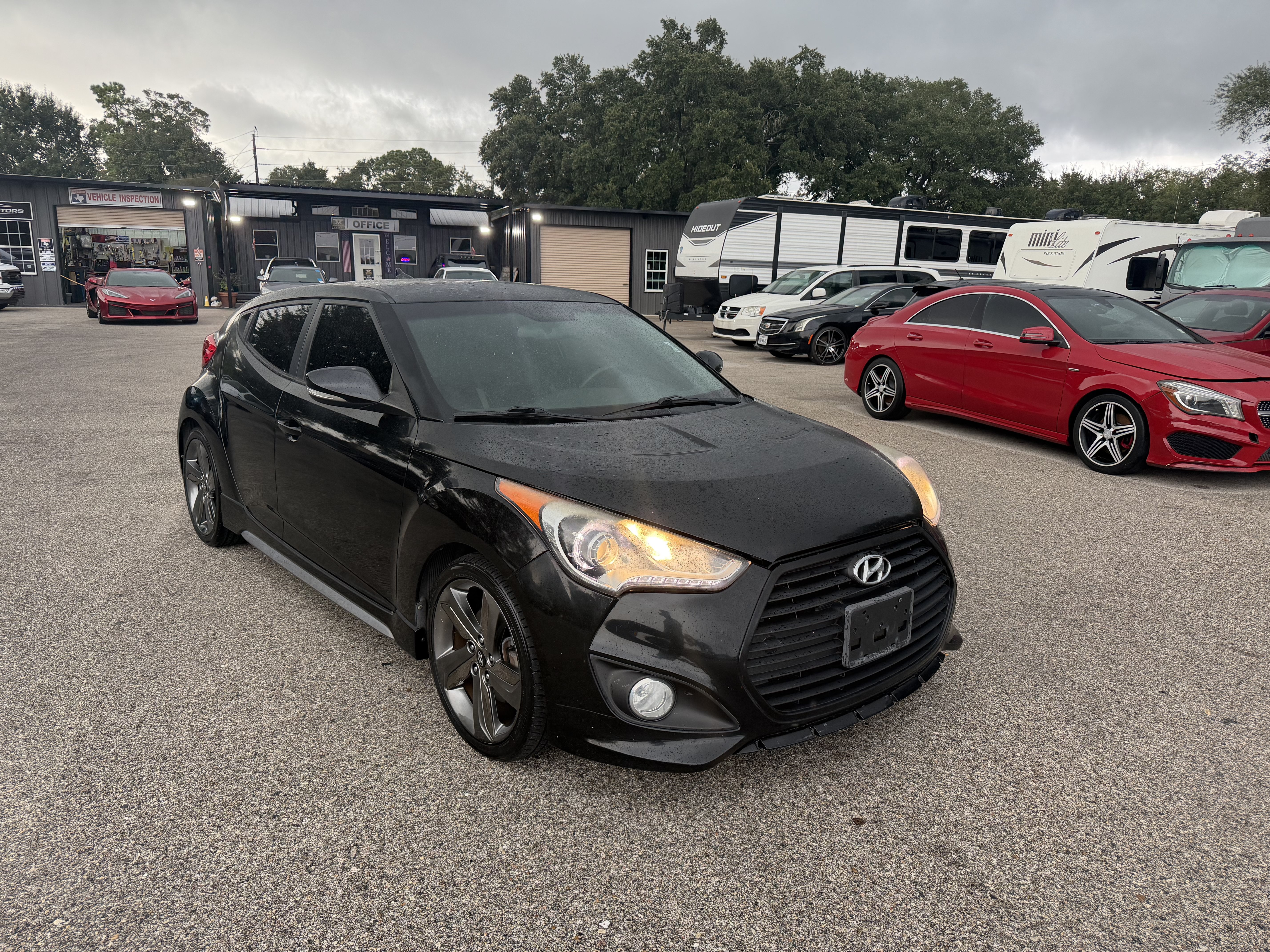 Used 2015 Hyundai Veloster Turbo FWD image 2