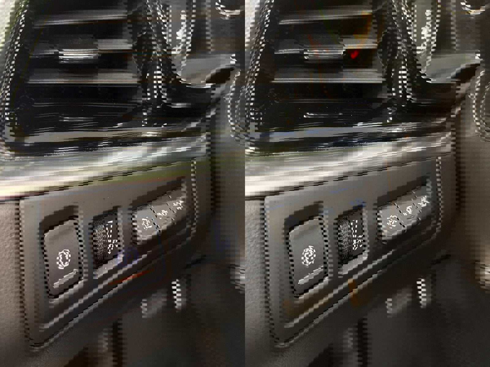 Used 2024 Cadillac XT6 Sport w/ Technology Package image 26