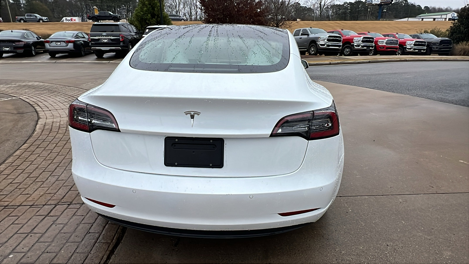 Used 2022 Tesla Model 3 Standard Range image 9