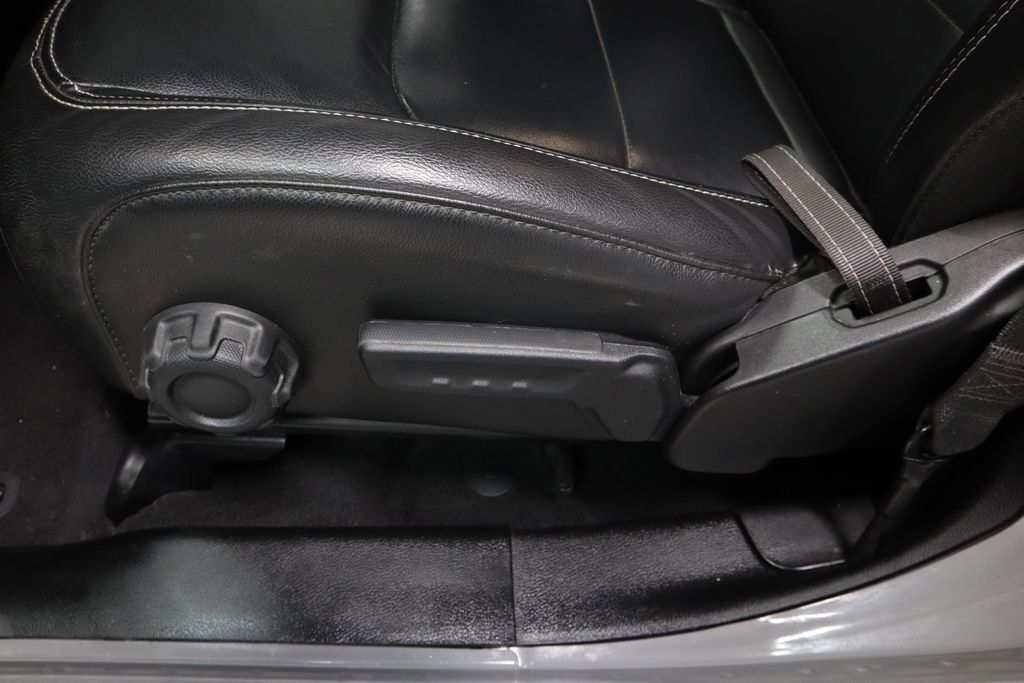 Used 2023 Jeep Wrangler Unlimited Sahara AWD/4WD image 24