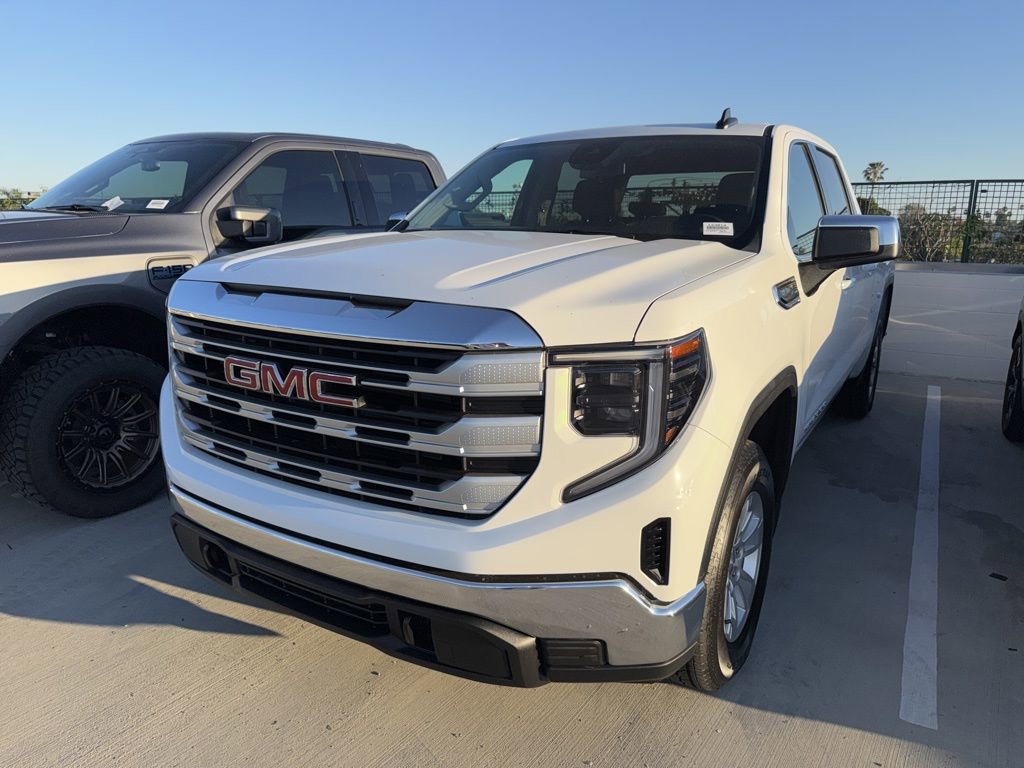 Used 2024 GMC Sierra 1500 SLE image 2