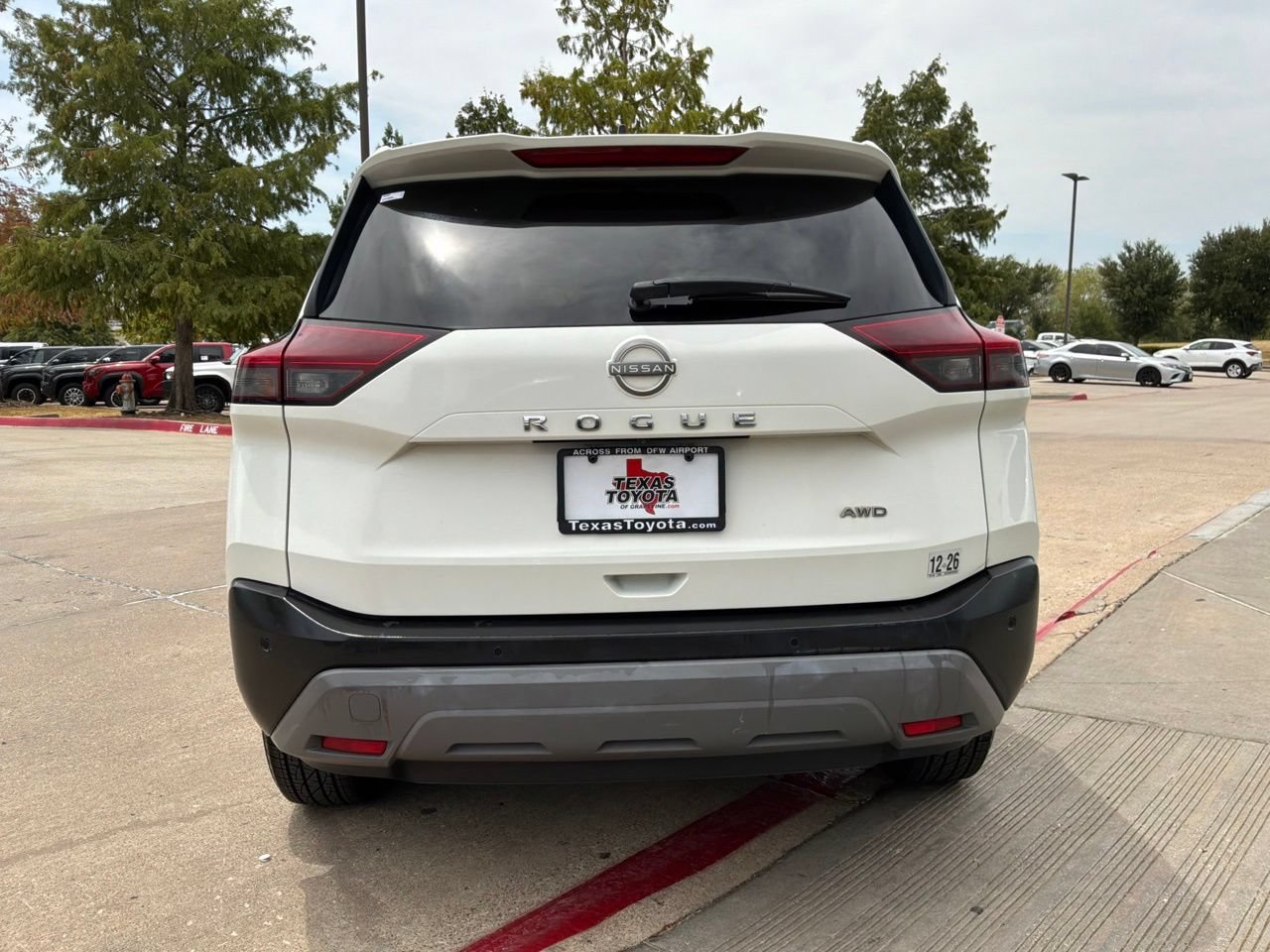 Used 2023 Nissan Rogue S AWD/4WD image 7