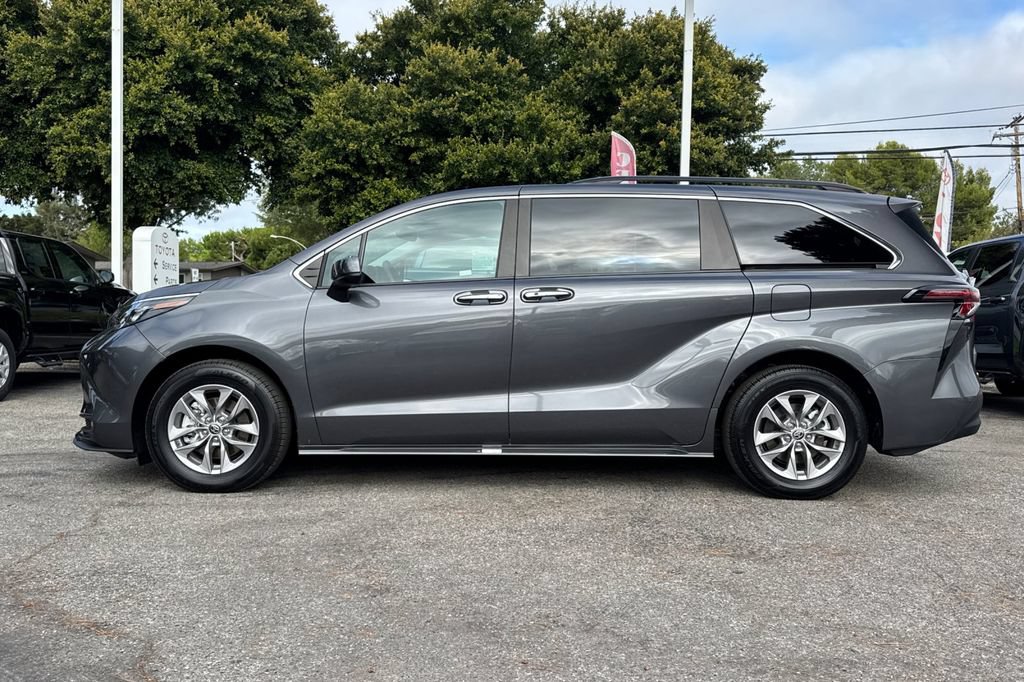 Certified 2025 Toyota Sienna XLE w/ XLE Plus Package AWD/4WD image 6
