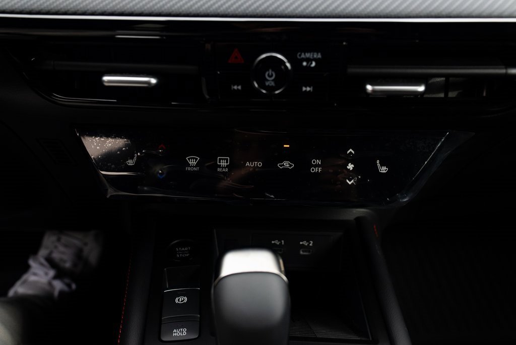 New 2026 Nissan Kicks SR w/ Cold Weather Package image 16