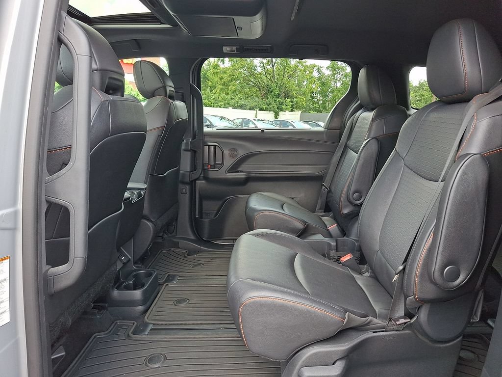 Certified 2023 Toyota Sienna XSE w/ XSE Plus Package AWD/4WD image 9