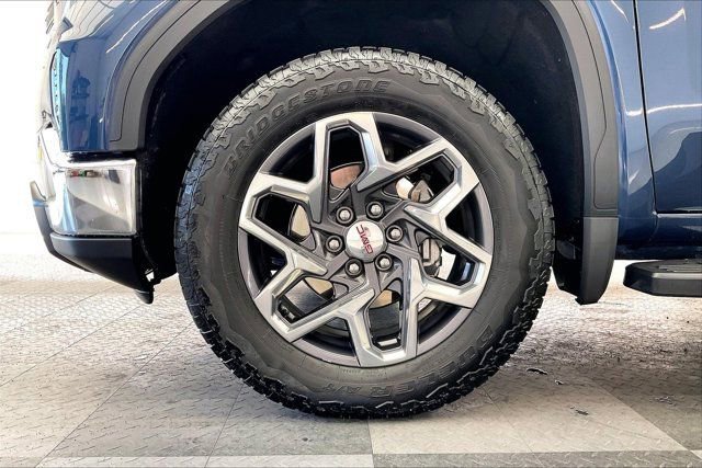 Used 2022 GMC Sierra 1500 SLT w/ SLT Premium Package image 8