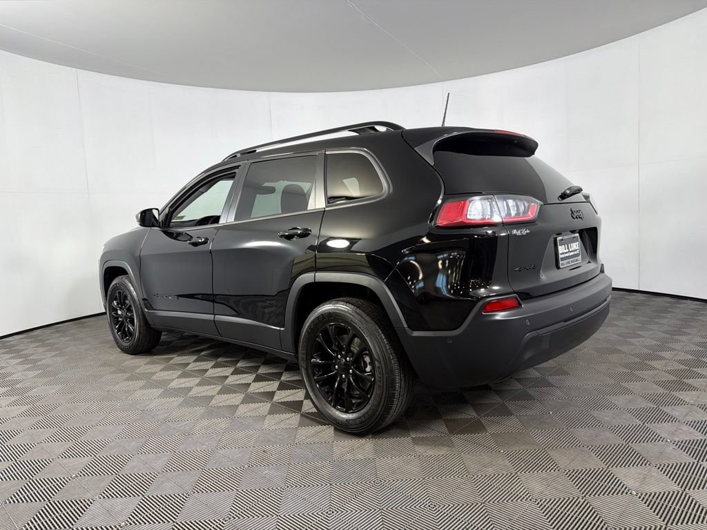 Used 2023 Jeep Cherokee Altitude Lux w/ Mopar Interior Package AWD/4WD image 9
