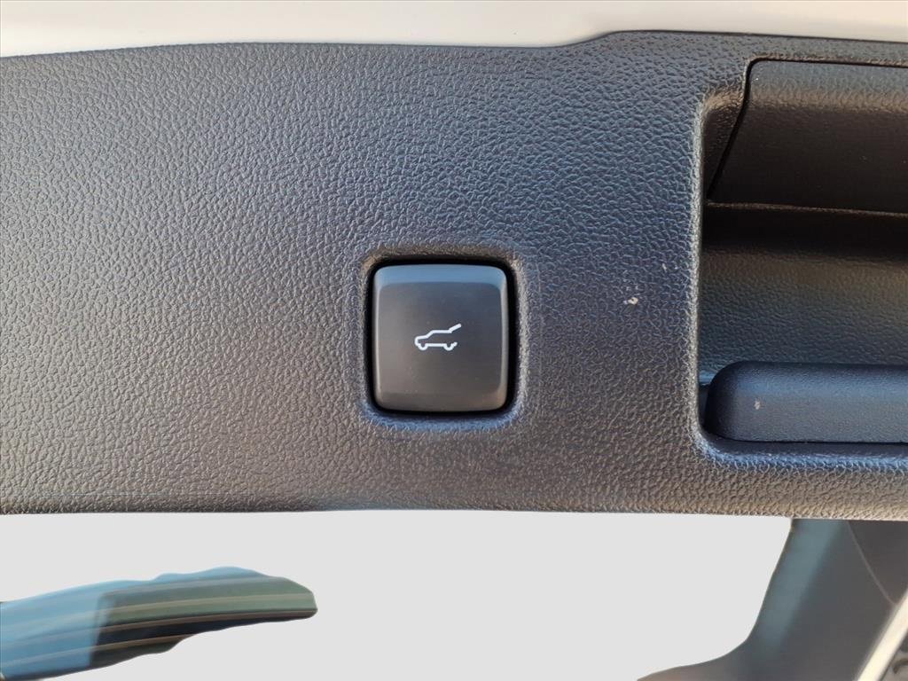 Used 2025 Ford Escape SE image 7