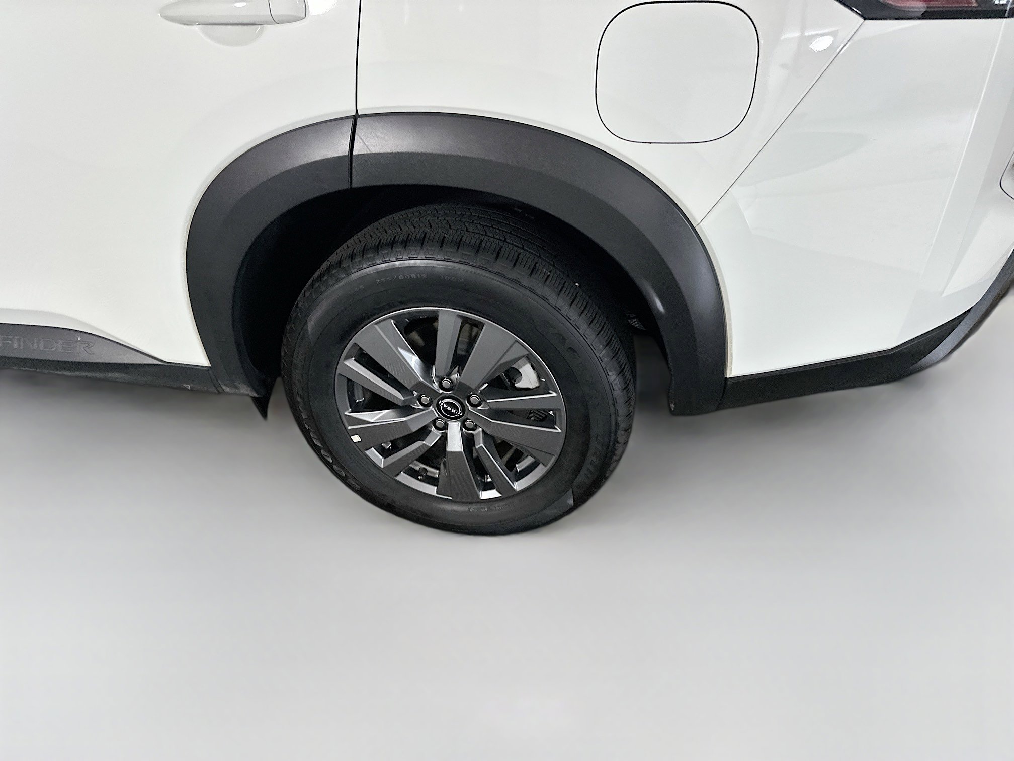 Used 2025 Nissan Pathfinder SV image 11