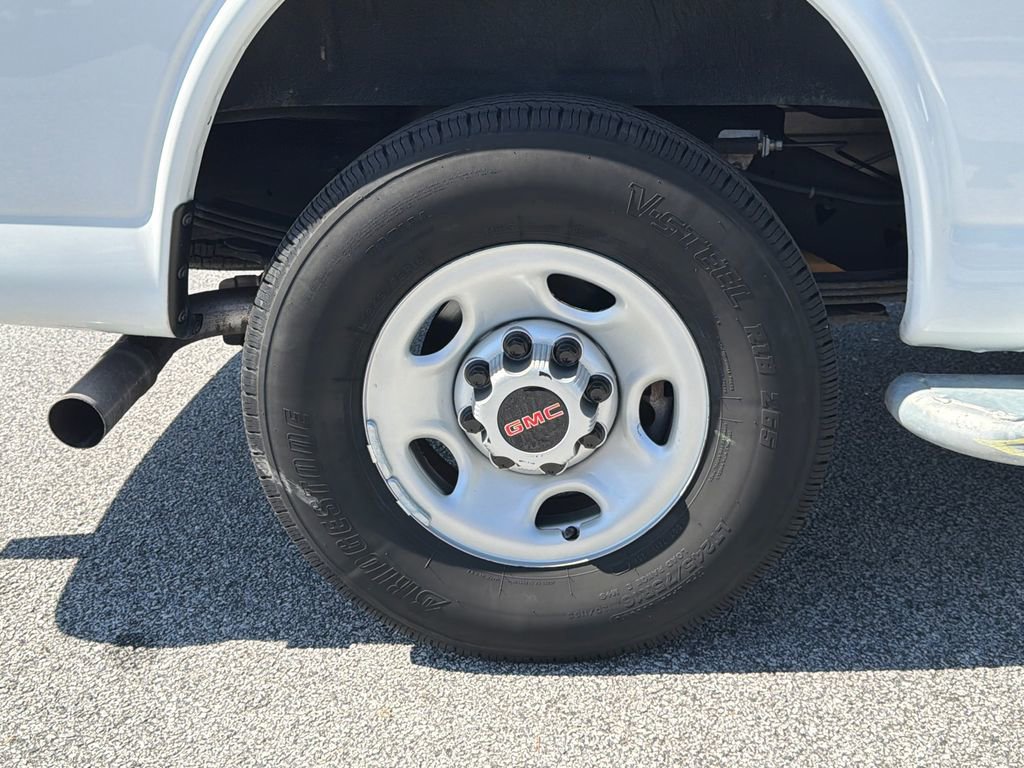 Used 2024 GMC Savana 2500 w/ Driver Convenience Package image 18