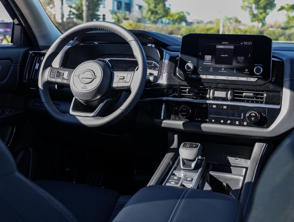New 2025 Nissan Pathfinder SV image 24