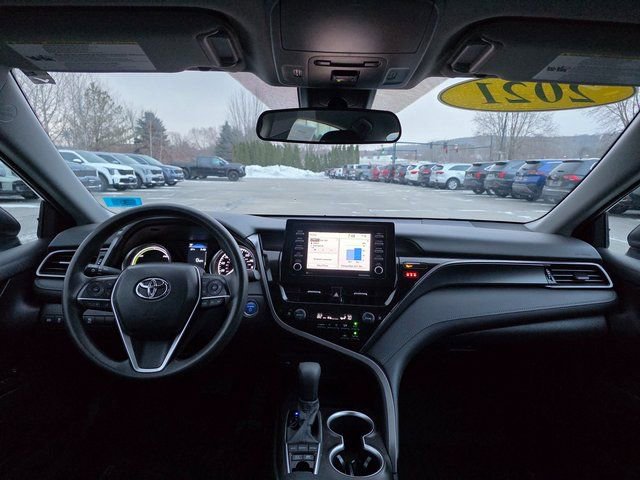 Used 2021 Toyota Camry LE image 18