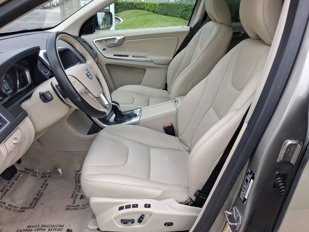 Used 2015 Volvo XC60 T6 AWD/4WD image 14