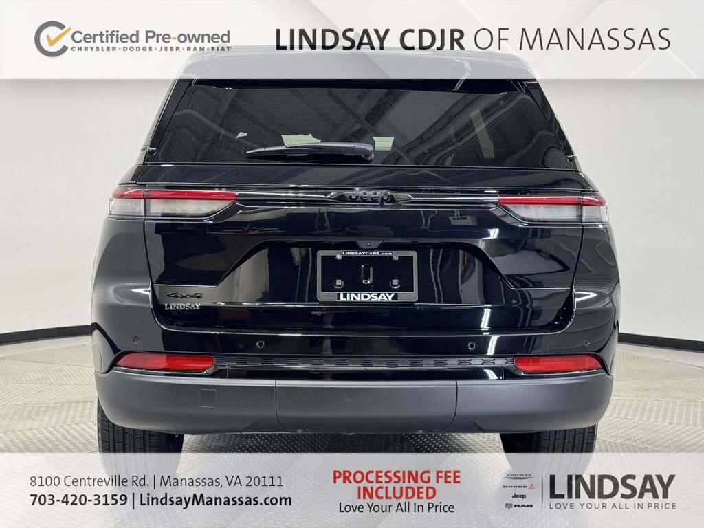 Certified 2025 Jeep Grand Cherokee Altitude AWD/4WD image 8