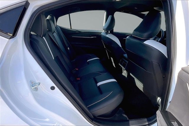 Used 2025 Toyota Camry SE image 24