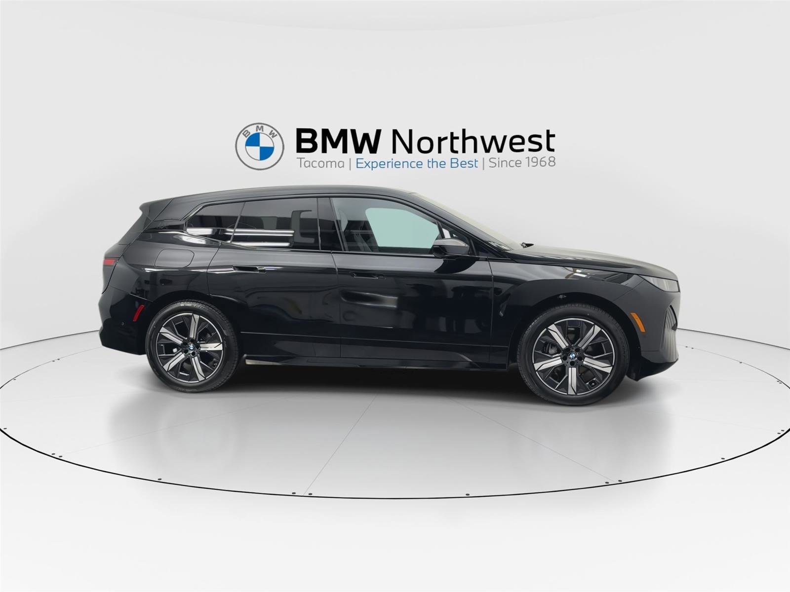 Used 2026 BMW iX xDrive60 image 5