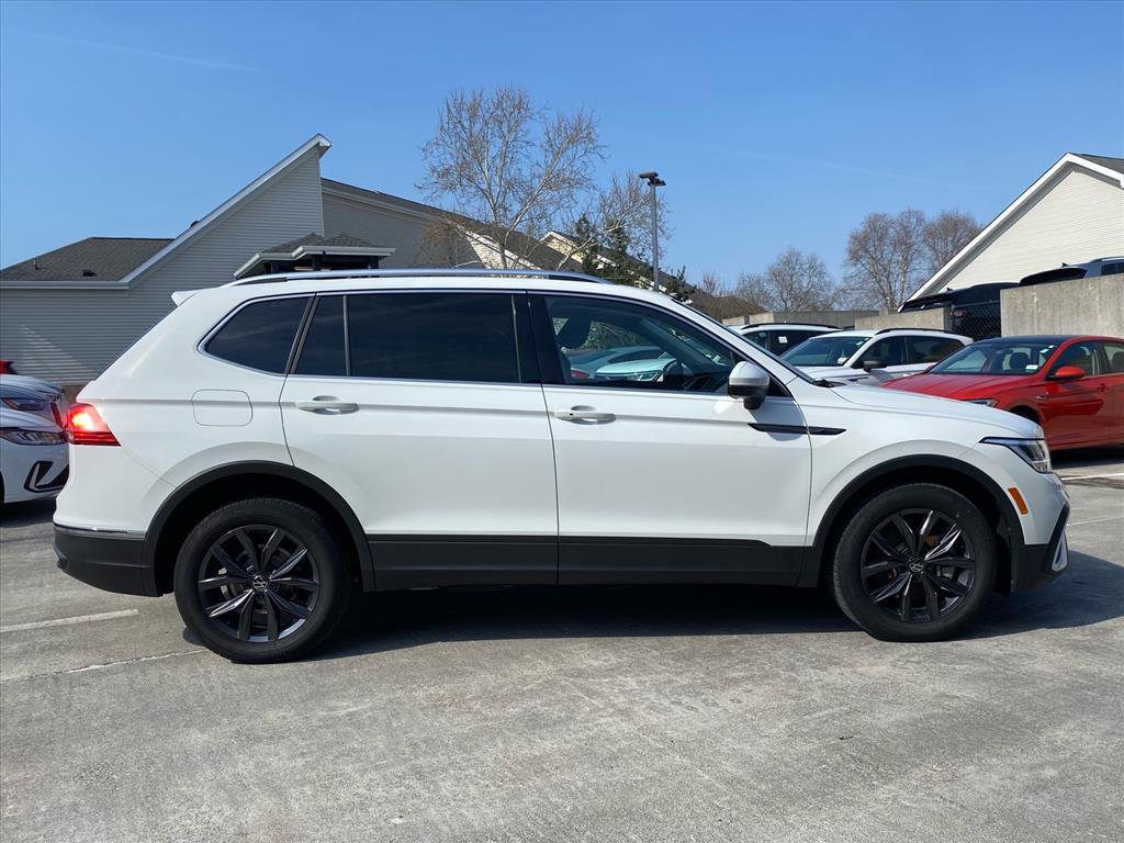 Certified 2022 Volkswagen Tiguan SE AWD/4WD image 2