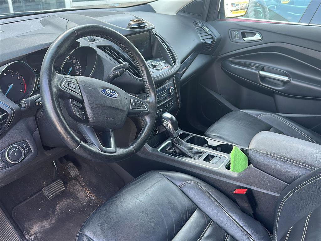 Used 2019 Ford Escape Titanium image 28