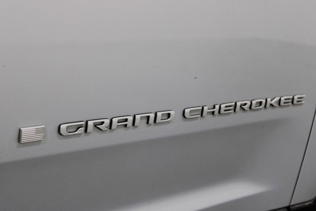Used 2024 Jeep Grand Cherokee Limited image 13