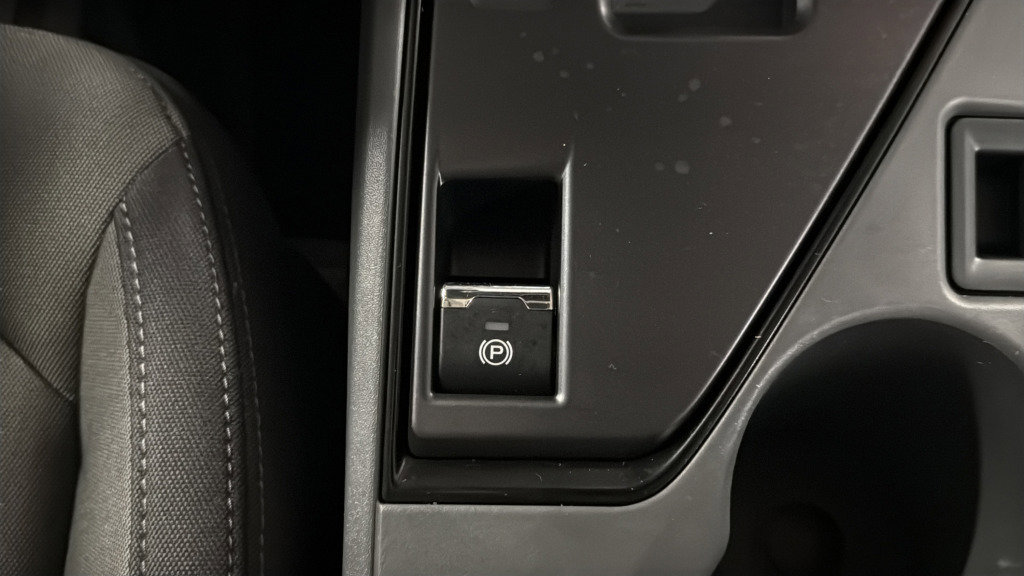 Certified 2025 Subaru Crosstrek 2.0i image 33