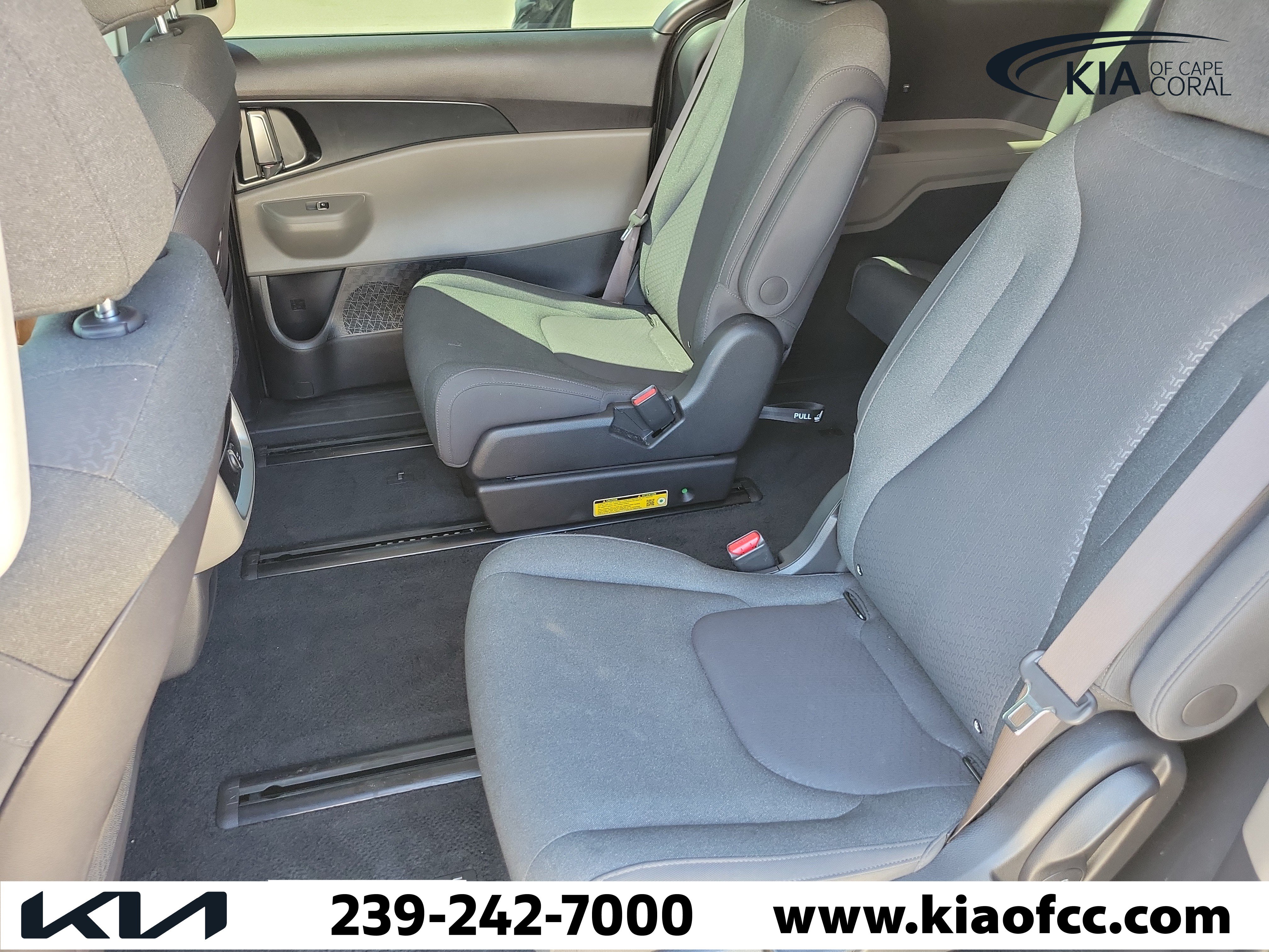 Certified 2025 Kia Carnival LX FWD image 11