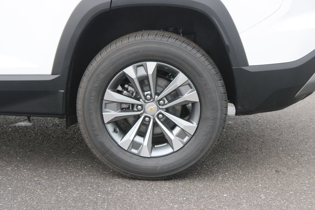 New 2026 Chevrolet Equinox LT w/ Convenience Package II FWD image 17