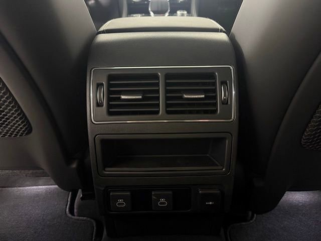 New 2025 Jaguar F-PACE R-Dynamic S image 26